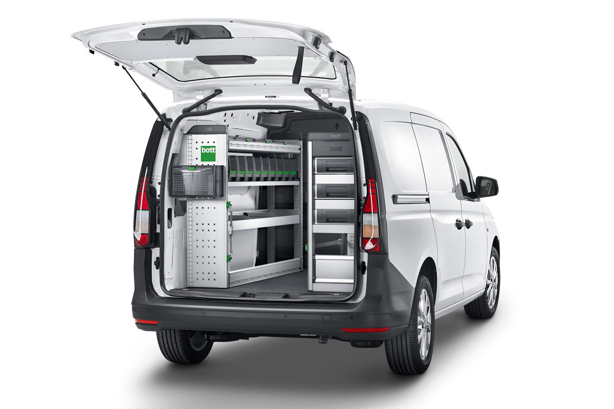VW Caddy med fordonsutrustning för sanitets- och värmesektorn.