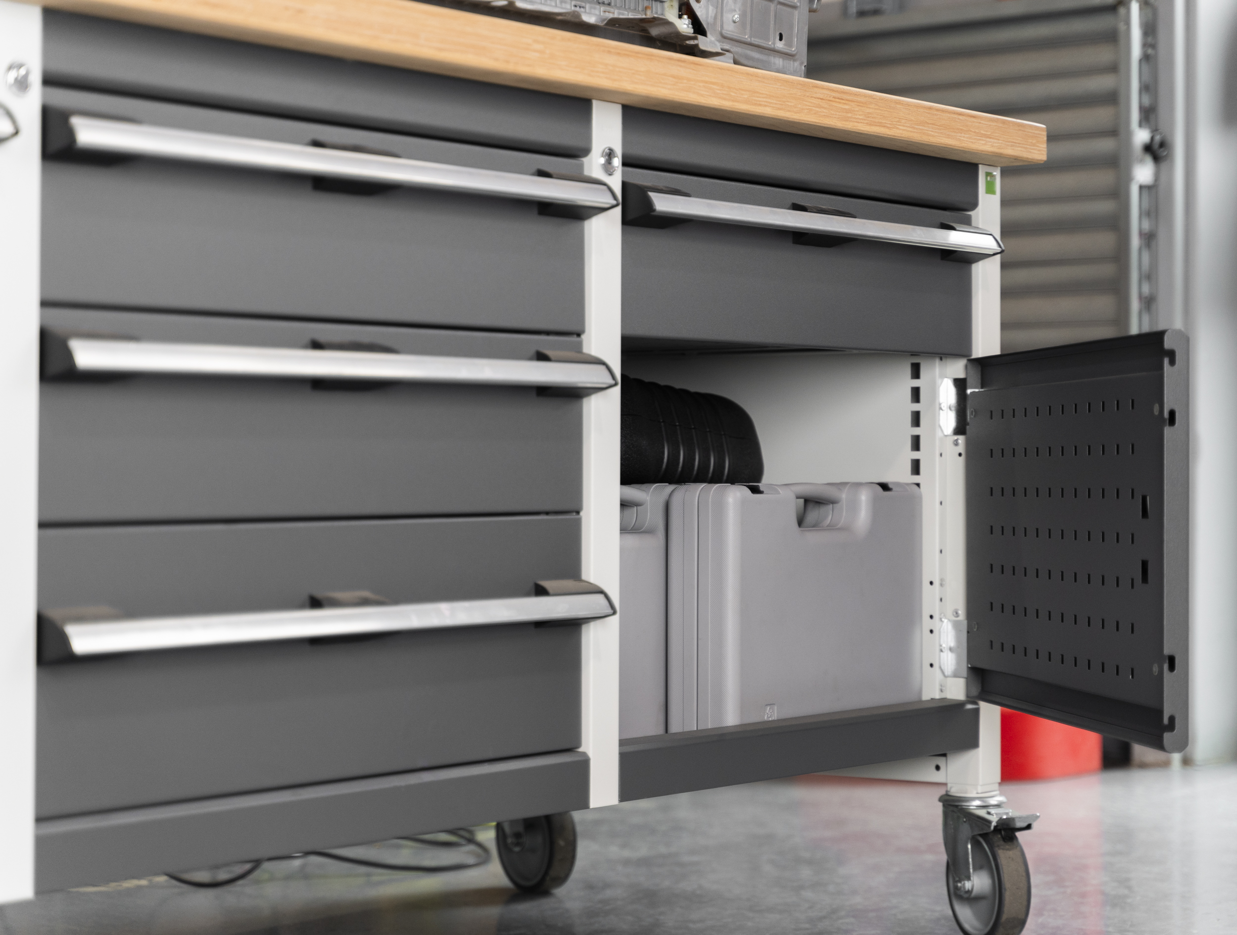 Exeter College Workbenches -6.jpg