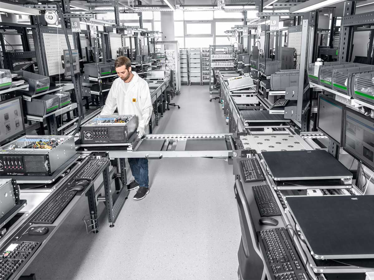 Monteringslinje med rullband